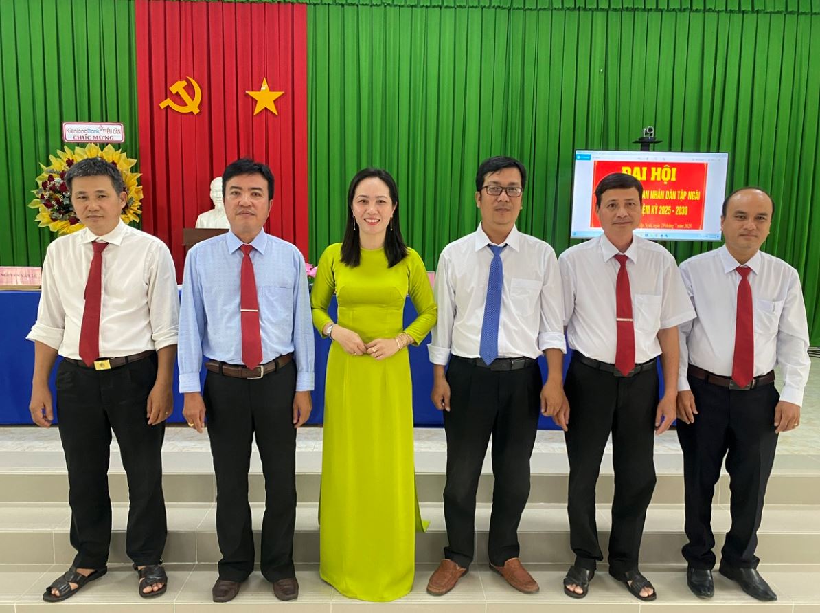 Tập Ngãi: Tổ chức Đại hội chi bộ cơ sở UBND xã Tập Ngãi lần thứ I, nhiệm kỳ 2025 – 2030